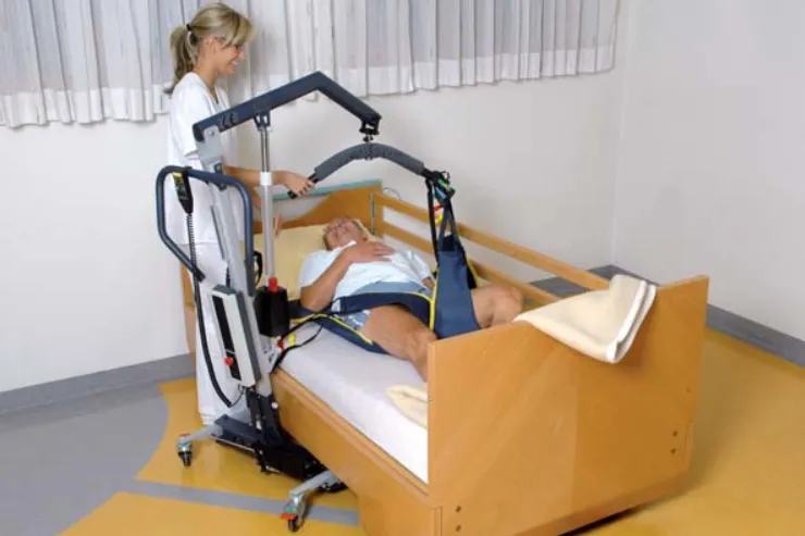 Electric Lift for Home Care and Hospitals, Fionia by Polaris Medical | Standard and Compact Models